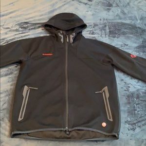 Mammut ultimate hoody shell in great condition.